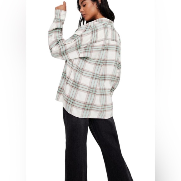 Levi’s Davy Plaid Flannel Button Down Long Sleeve Shirt Size Small Women’s - Picture 3 of 12